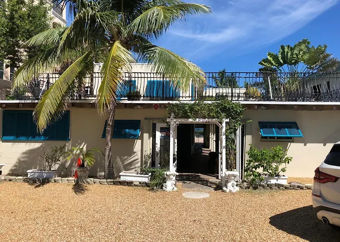 Courtyard Villa Hotel